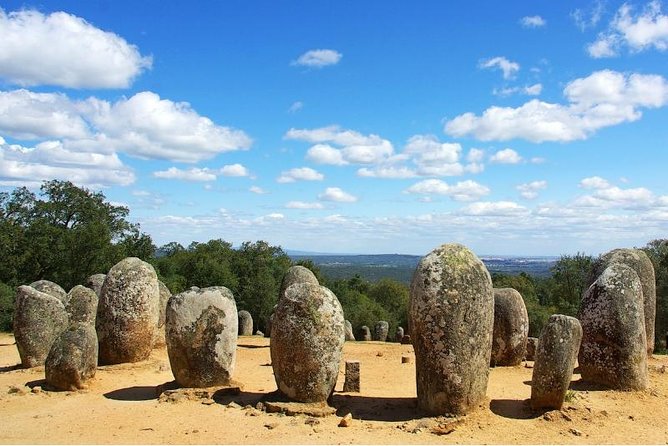 From Lisbon to Alentejo: Évora and Megaliths Full-Day Tour - Évora: a compact UNESCO town you can actually enjoy in one day