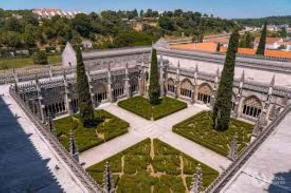 From Lisbon: Tomar, Batalha, Alcobaça, & Óbidos Templar Tour - Lunch in Batalha: use the 90 minutes well