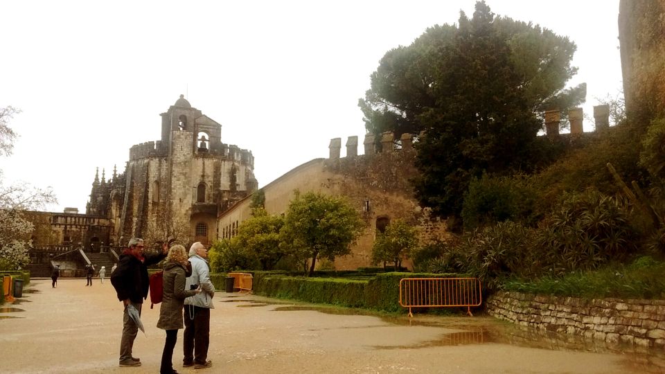 From Lisbon: Tomar, Christ Convent & Almourol Castle Tour - Tomar Castle and Master Gualdim Pais: climbing for the payoff