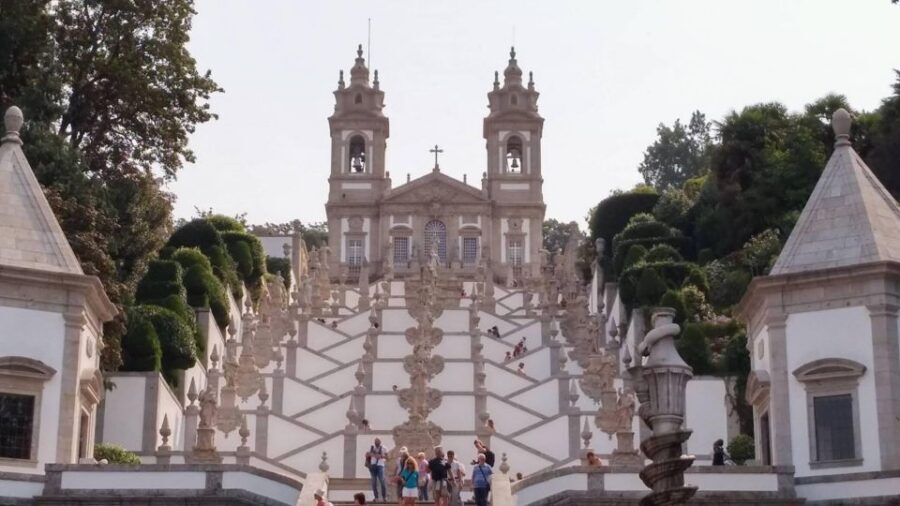 From Oporto: Braga Tour (4Hours) - Half Day - Braga Cathedral: the short guided visit that still hits hard