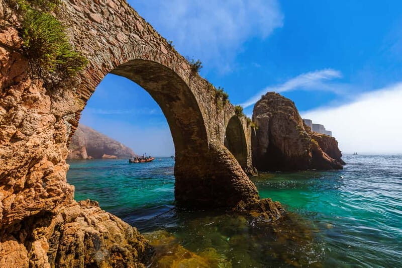 From Peniche: Round-Trip Boat Tour of Berlengas Archipelago - From beaches to fort: what your walk feels like on Berlenga Grande