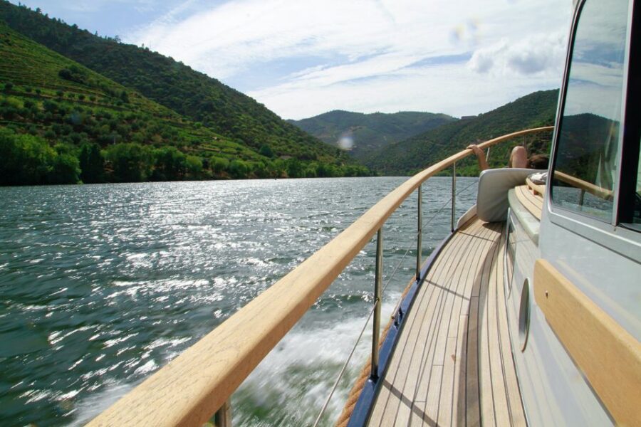 From Pinhão: Private Yacht Cruise along the Douro River - The Port Wine Moment: A Small Tasting That Fits the Setting