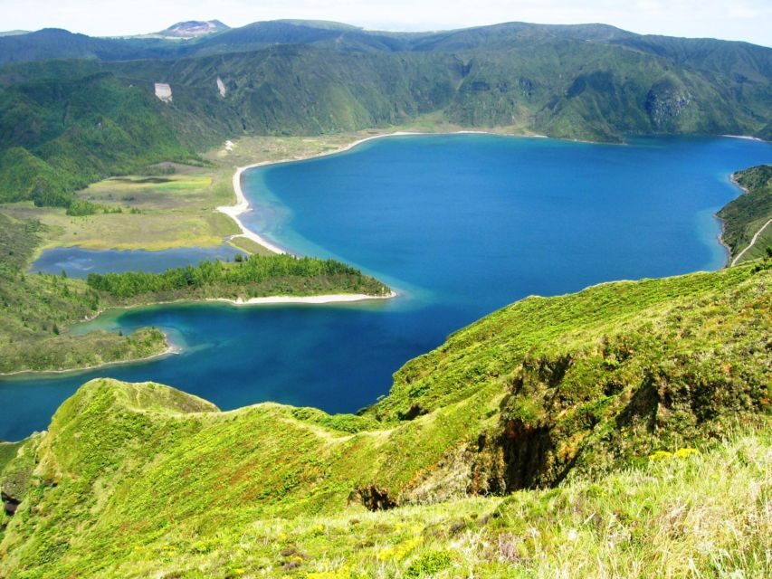 From Ponta Delgada: Lagoa do Fogo Half-Day Jeep Tour - Entering the Azores by jeep: pickup, timing, and how the ride feels