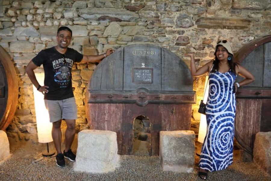 From Porto: 2 Boutique Wineries w/ Winery Lunch & 1-h cruise - Peso da Régua lunch: wine paired with a slower valley pace