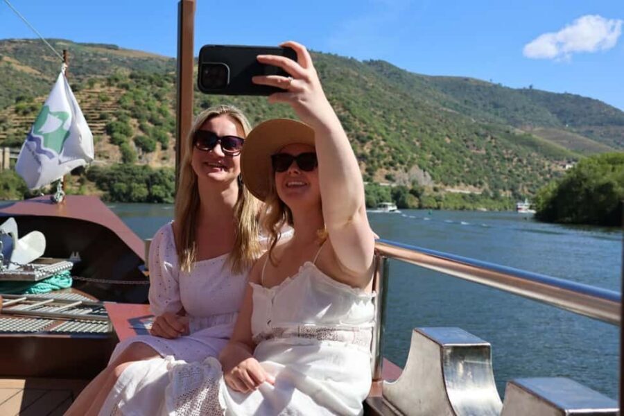 From Porto: 2 Boutique Wineries w/ Winery Lunch & 1-h cruise - Van timing, small groups, and why it changes your day