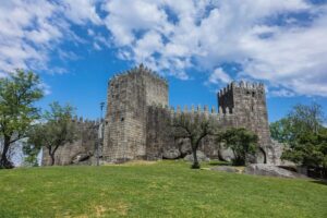 From Porto: Braga and Guimarães Full-Day Trip - Bom Jesus do Monte: baroque stairs, fountains, and panoramic payoff