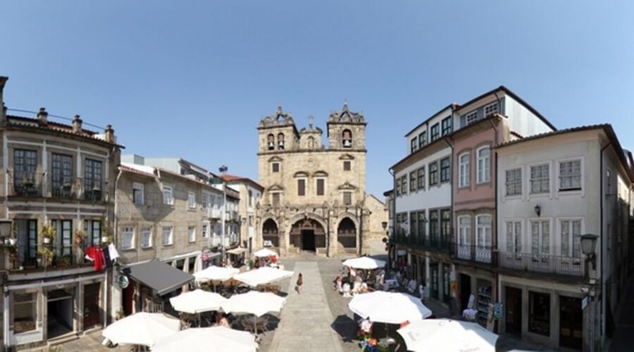 From Porto: Braga and Guimarães Small Group Tour with Lunch - Van transfers from Porto: the pacing and comfort check