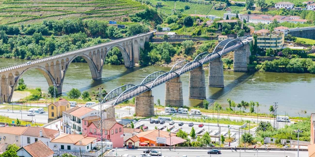 From Porto: Full-Day Douro Valley Trip - Peso da Régua Photo Stop: Getting Oriented Before the Tastings