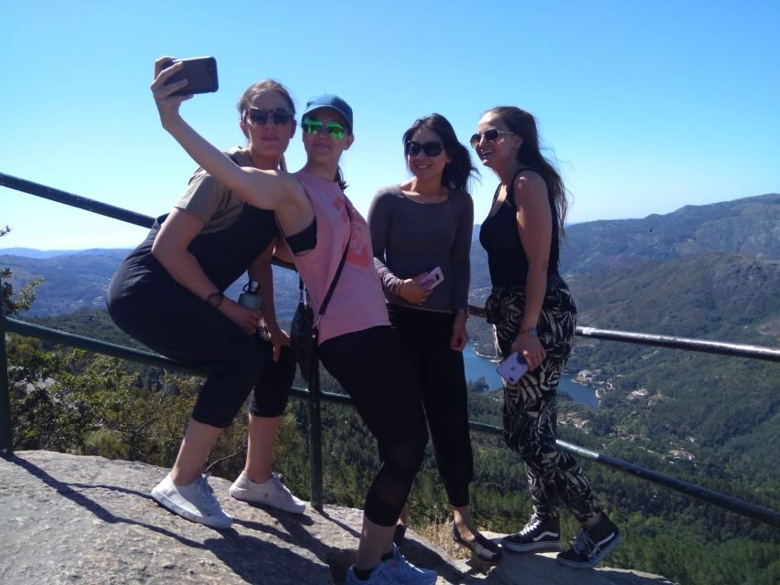 From Porto: Guided tour to Gerês Park - Easy hikes with time to breathe: how the pacing avoids tourist fatigue