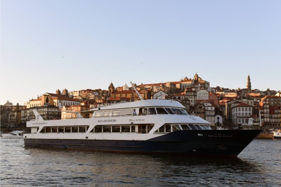 From Porto: Régua to Porto River Cruise with Lunch on Board - Price and logistics: why $84 feels fair for this kind of day