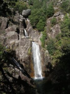 From Porto: Small Group Day Tour of Geres Park with Picnic - Door-to-door pickup from Porto: how the van ride shapes your day