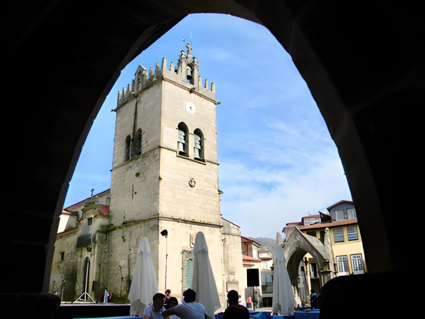From Porto: Wonders of Braga & Guimaraes Private Day Trip - Lunch in Minho: the value of having someone else handle it