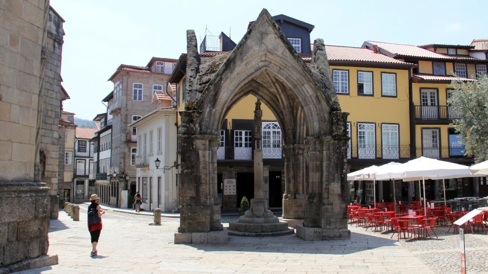 From Porto: Wonders of Braga & Guimaraes Private Day Trip - The guides make or break the day: what to expect from Rodolfo and Paulo