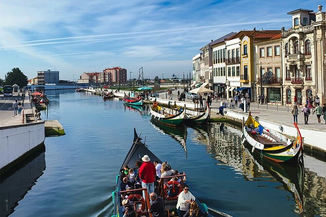 From Porto ↔ Lisbon with up to 4 stops : Aveiro, Nazaré, Óbidos - Óbidos Walled Streets and the Ginja Chocolate Treat