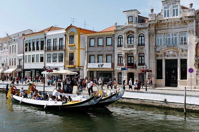 From Porto ↔ Lisbon with up to 4 stops : Aveiro, Nazaré, Óbidos - The Driver Experience: Pedro’s Style of Storytelling (and Why It Matters)