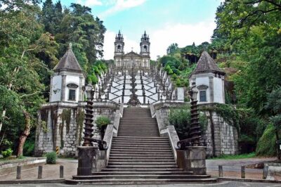 Full-Day Braga & Guimarães Guided Semi-Private Tour with Lunch from Porto - Stop 1: Bom Jesus Funicular and sanctuary stairs up close