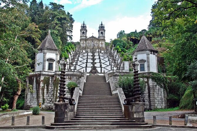 Full-Day Braga & Guimarães Guided Semi-Private Tour with Lunch from Porto - Stop 1: Bom Jesus Funicular and sanctuary stairs up close