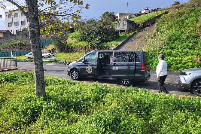 Full Day East Tour at Pico do Arieiro and Santana with Pickup - Santana Lunch Break and the Iconic Triangular Houses