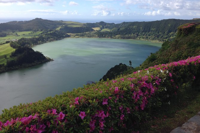 Full-Day Furnas Adventure: Lake, Fumaroles and Thermal Pools - Key things you’ll notice right away