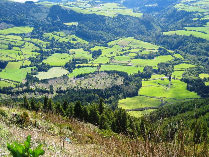 Full-Day Furnas Azores 4x4 Tour from Ponta Delgada - Vila Franca do Campo Islet Stop: A Strong Finish for Your Last Photos