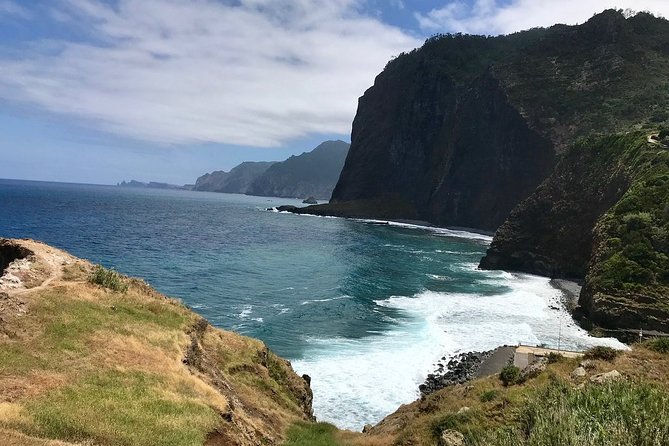 Full Day Jeep Safari East - Pico do Areeiro - Santana - Ponta de são Lourenço - Machico and Santa Cruz: where the east day winds down