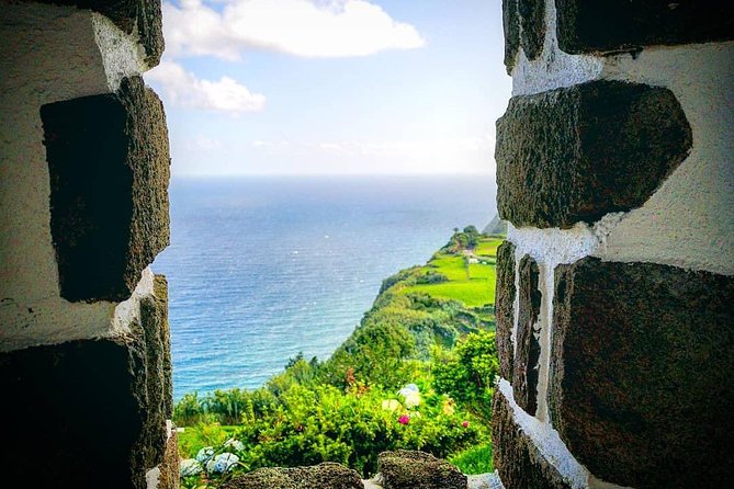 Full day jeep tour Nordeste with lunch included - Stop 3: Miradouro da Ponta do Sossego (25 minutes) for cliffs and ocean color