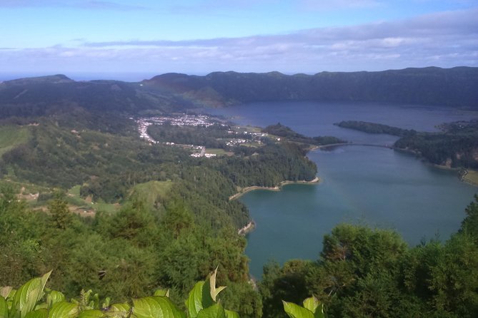 Full-Day Jeep Tour: Sete Cidades and Lagoa do Fogo - Sete Cidades Caldeira Rim: Where the Views Feel Personal
