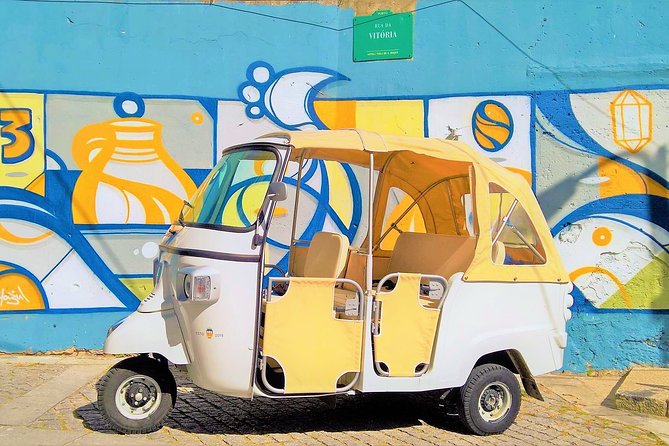 Full-Day Private Tuk Tuk All Around Porto - Igreja do Carmo and rococo details you’ll miss if you rush
