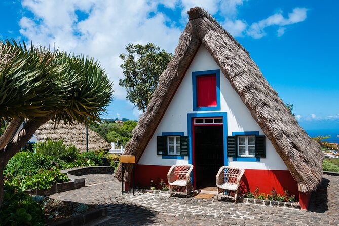 Full-Day Santana Madeira Island Tour - The Santana pause: triangular houses plus a proper lunch break