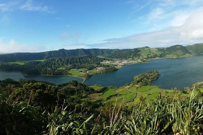 Full-Day Sete Cidades Crater Lake and Fire Crater Lake Private Tour - Lagoa do Fogo viewpoint: the classic crater finish