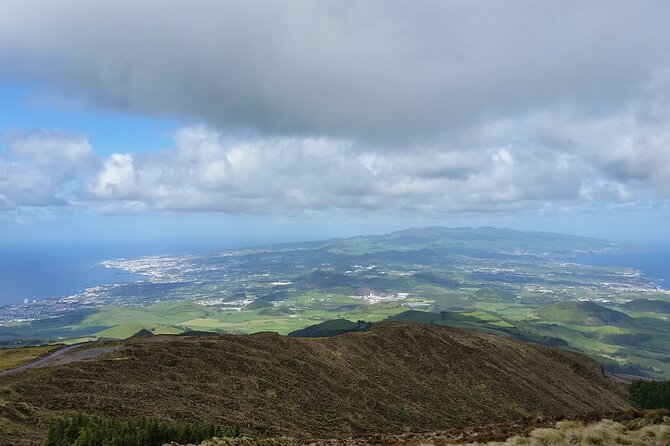 Full-Day Sete Cidades Crater Lake and Fire Crater Lake Private Tour - Azores pineapple plantation: the tasting stop that feels oddly fun