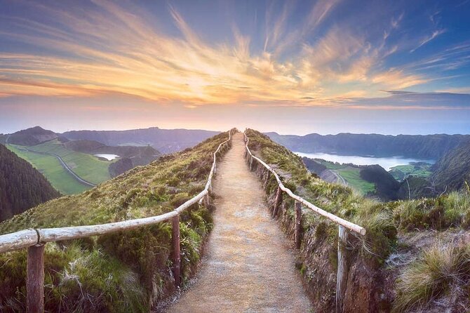 Full-Day Sete Cidades & Lagoa do Fogo Tour With Lunch (West Tour) - Sete Cidades Town Stop and the Cliffs at Ponta do Escalvado