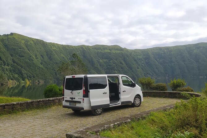 Full-Day Sete Cidades & Lagoa do Fogo Tour With Lunch (West Tour) - Lunch in Lagoa and the Ascent to Pico da Barrosa