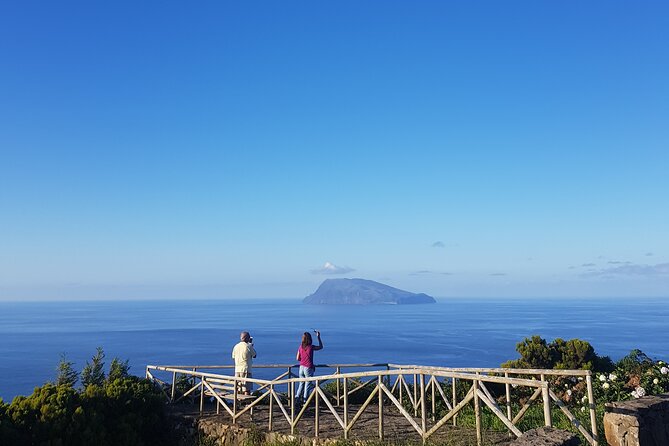 Full Day Tour with Lunch and Local Guide Certificate - Lunch at Lajes das Flores: Good Food, Plan for Timing