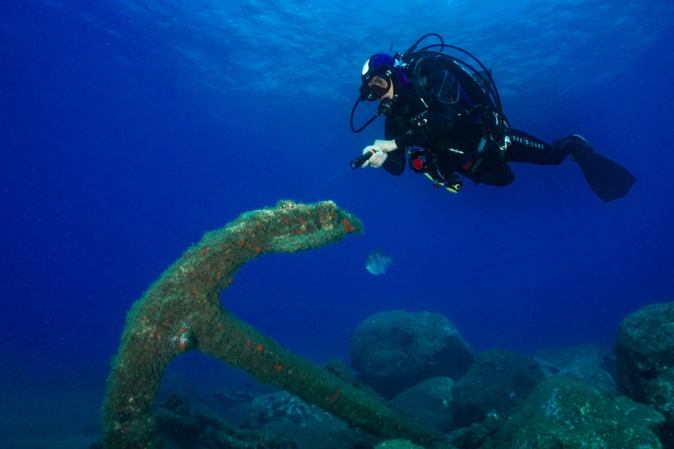 Funchal: Certified Scuba Diving, Guided Tour - First stop: meeting inside the Carlton Hotel at sea level