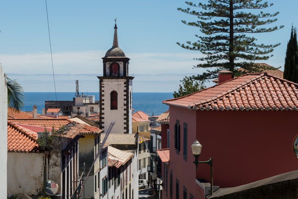 Funchal: City Highlights Tuk-Tuk Tour - Quinta Vigia: the bright pink presidential mansion moment