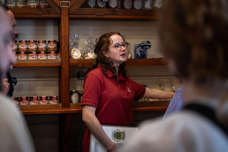 Funchal: Guided Walking Tour with Tastings - Poncha and dentinho: the traditional grocery-tavern break