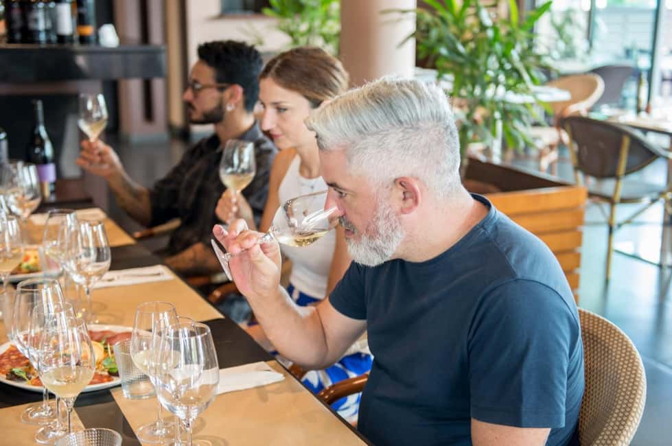 Funchal: Madeira Wine Tasting with Sommelier - Five 10-year Madeira wines: what you’ll taste and why it’s different