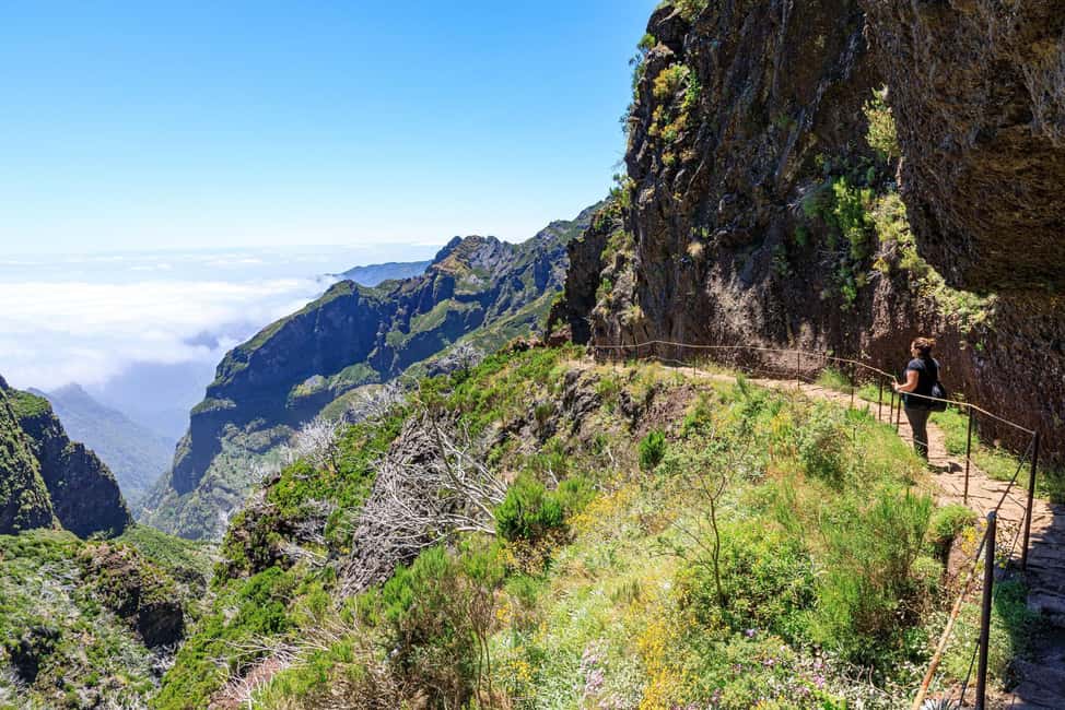 Funchal: PR1.2 Pico Ruivo & Achada Teixeira Hiking Transfer - Summiting at 1,861 meters: the views you’re really aiming for