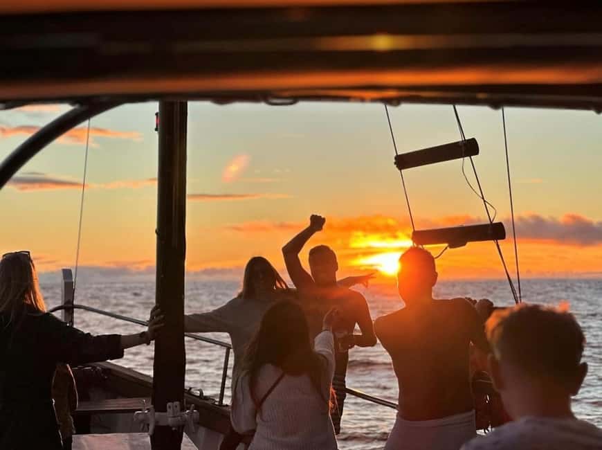 Funchal: Sunset Tour on Traditional Madeiran Boat w/ Drinks - What you actually do on the water (besides watch)