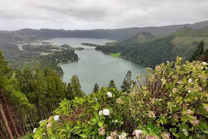 Guided Visit to the Crater and Volcano of Lagoa das Sete Cidades - Key highlights to look for