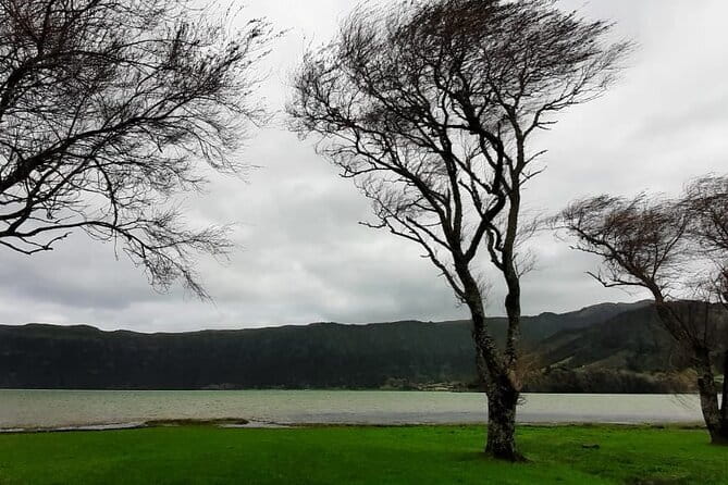 Guided Visit to the Crater and Volcano of Lagoa das Sete Cidades - Vista do Rei at Sete Cidades: the postcard crater view (and why the name matters)