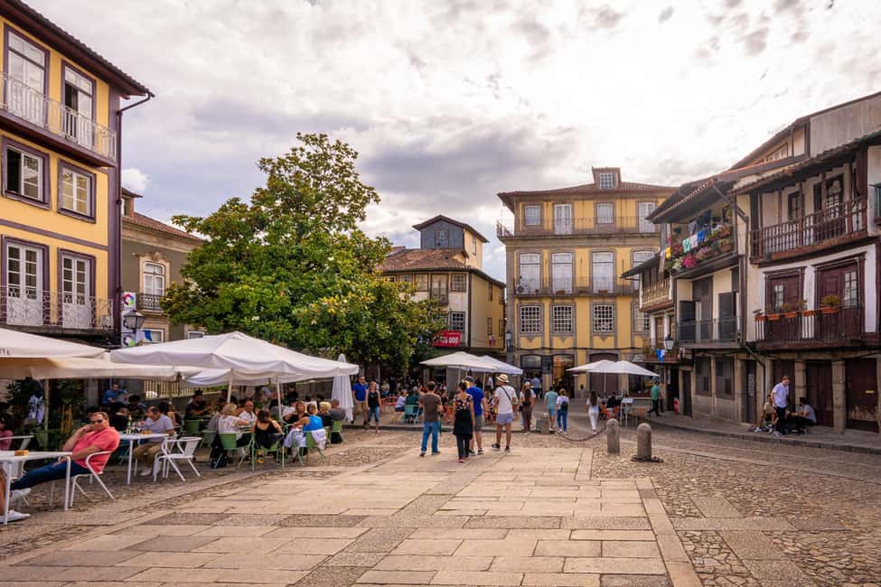 Guimarães: Private Flexible Walking Tour in Historic Center - A private walk you can start when you want, guided by GPS and audio