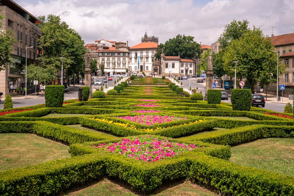 Guimarães: Private Flexible Walking Tour in Historic Center - Price and value for $9: what you really get (and what you don’t)