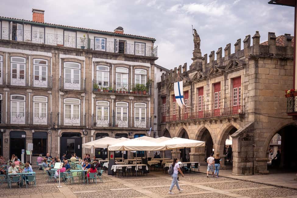 Guimarães: Private Flexible Walking Tour in Historic Center - Santa Maria Street to Santiago Square and the Old Town Hall arcades