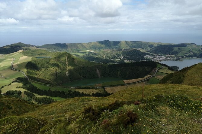 Half-Day 4x4 Tour to Lagoa das Sete Cidades - Stop 4, 5, and 6: Murro das Nove Janelas, the village WC break, and King’s View