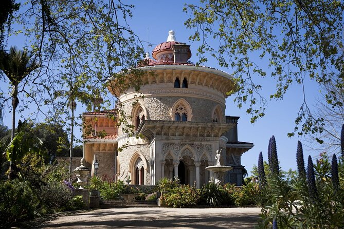 Half day adventures in the Sintra mountain - Stop 2: Fonte da Sabuga water refill and village views