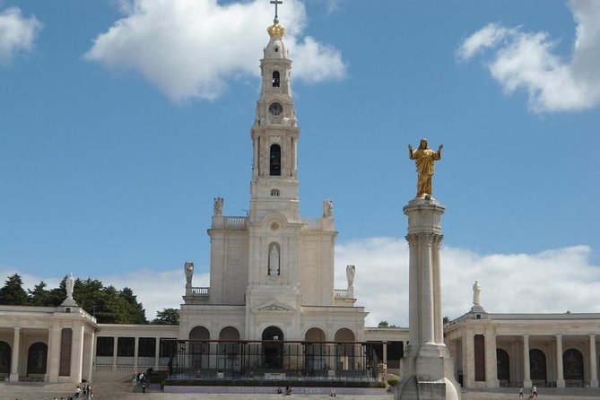 Half Day Fatima + Aldeia Pastorinhos Private Tour Departure Lisbon - Valinhos Sanctuary: where the children lived (and why it changes your perspective)