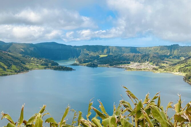Half-Day Jeep Tour from Ponta Delgada to Sete Cidades - Practical tips for comfort on a windy, rugged route