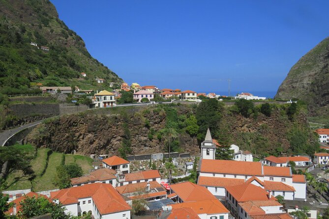 Half day jeep Wine tour and tasting, & sea cliff adventure - The jeep ride: off-road fun, bumpy comfort, and smart seating